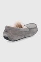 Obuwie UGG Kapcie skórzane Ascot 1101110.GREY szary