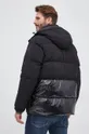 Páperová bunda Karl Lagerfeld  Základná látka: 100 % Polyester Podšívka: 100 % Polyester Výplň: 80 % Páperie, 20 % Páperie Prvky: 100 % Polyamid