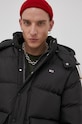 Péřová bunda Tommy Jeans černá DM0DM11182.4890