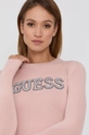 różowy Guess Sweter