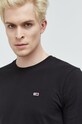 Bavlnené tričko s dlhým rukávom Tommy Jeans čierna DM0DM13228.9BYY