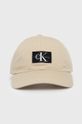 Памучна шапка с козирка Calvin Klein Jeans кремав