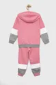 Детский спортивный костюм adidas  Основной материал: 70% Хлопок, 30% Полиэстер Резинка: 95% Хлопок, 5% Эластан