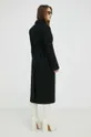 Μάλλινο παλτό Karl Lagerfeld  Κύριο υλικό: 70% Μαλλί, 30% Πολυαμίδη Φόδρα: 51% Oξικό άλας, 49% Βισκόζη