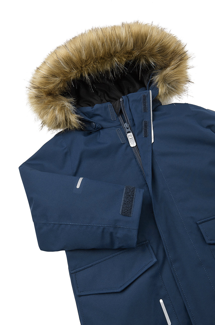 Dětská bunda Reima  Hlavní materiál: 100% Polyester Podšívka: 100% Polyester Výplň: 100% Recyklovaný polyester Pokrytí: 100% Polyuretan
