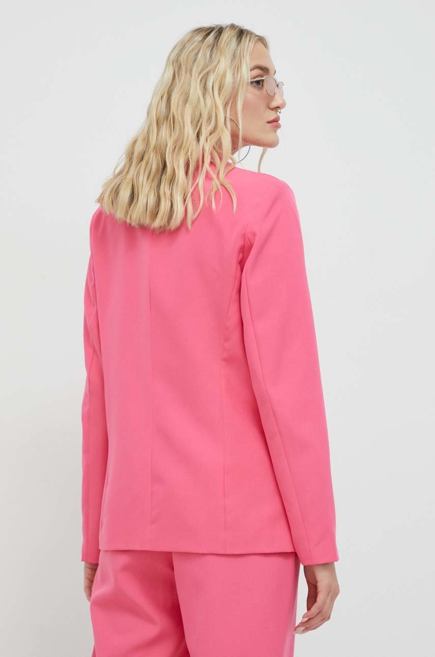 Sako Vila vikammas  Hlavní materiál: 92 % Polyester, 8 % Elastan Podšívka: 100 % Polyester