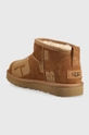 Μπότες χιονιού σουέτ UGG W Classic Ultra Mini Scatter  Πάνω μέρος: Δέρμα σαμουά Εσωτερικό: Υφαντικό υλικό, Μαλλί Σόλα: Συνθετικό ύφασμα