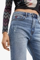 Desigual jeansy Materiał zasadniczy: 99 % Bawełna, 1 % Elastan, Podszewka: 95 % Poliester, 5 % Bawełna, Wskazówki pielęgnacyjne:  prać w pralce w temperaturze 30 stopni, nie suszyć w suszarce bębnowej, nie wybielać, prasować w niskiej temperaturze, Nie czyścić chemicznie