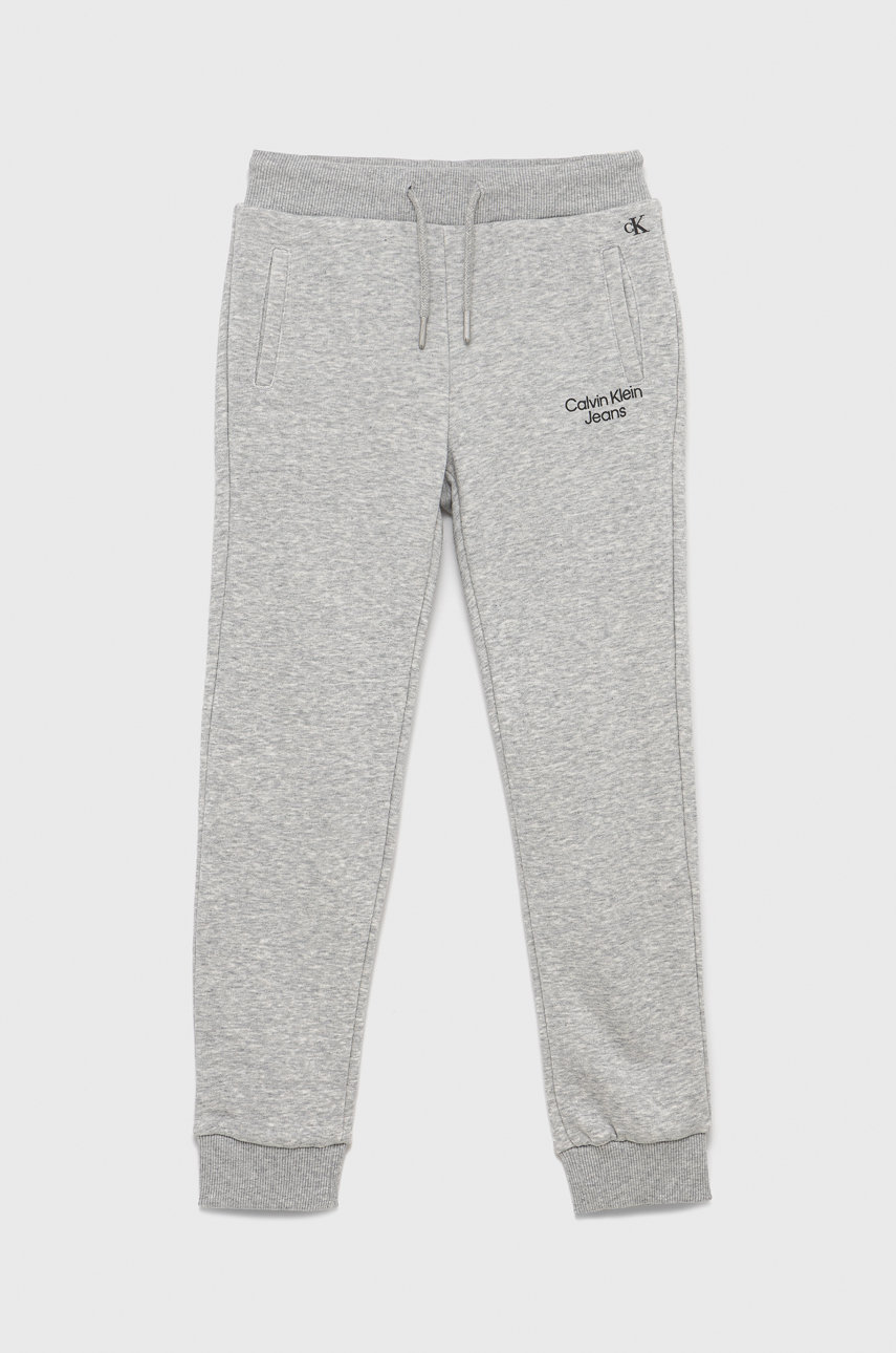 světle šedá Dětské tepláky Calvin Klein Jeans Chlapecký