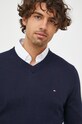 Svetr s příměsí kašmíru Tommy Hilfiger námořnická modř MW0MW28047.9BYY