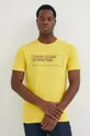 rumena Bombažna kratka majica United Colors of Benetton Moški