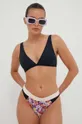 Roxy bikini alsó Active  Jelentős anyag: 78% poliamid, 22% lycra Bélés: 100% poliészter Anyag 2: 82% poliészter, 18% elasztán