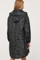 Куртка Karl Lagerfeld  Основной материал: 100% Нейлон Подкладка: 100% Полиэстер Подкладка кармана: 55% Переработанный полиэстер, 45% Вискоза