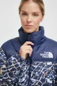 Pernata jakna The North Face mornarsko plava