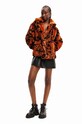 Desigual kurtka 23WWEW69 WOMAN WOVEN FAKE FUR pomarańczowy 23WWEW69