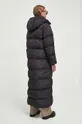 Куртка Superdry Основной материал: 100% Переработанный полиэстер Подкладка: 100% Переработанный полиэстер Наполнитель: 100% Переработанный полиэстер Резинка: 98% Полиэстер, 2% Эластан