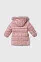 Παιδικό μπουφάν με πούπουλα Guess ροζ