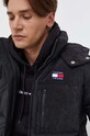 Μπουφάν με επένδυση από πούπουλα Tommy Jeans DM0DM17229 μαύρο