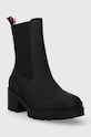 Boty s gumou Tommy Hilfiger RUBBERIZED MID HEEL BOOT FW0FW07520 černá AW23