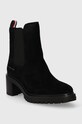 Gležnjače od brušene kože Tommy Hilfiger ESSENTIAL MIDHEEL SUEDE BOOTIE FW0FW07522 crna AW23