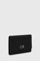 Peňaženka Calvin Klein  51 % Recyklovaný polyester, 49 % Polyuretán