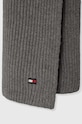 Kratki šal s primjesom kašmira Tommy Hilfiger AW0AW15348 siva AW23