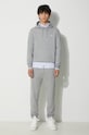 Βαμβακερό παντελόνι Fred Perry T5505.420 γκρί AW23