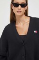 Βαμβακερή ζακέτα Tommy Jeans μαύρο DW0DW16531