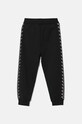 Emporio Armani pantaloni de trening din bumbac pentru copii EB000021.AF10381 negru AW24