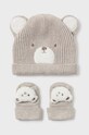 Mayoral Newborn komplet niemowlęcy - czapka i skarpetki 2-pack pozostałe beżowy 9770.1G.Newborn.9BYH