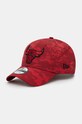 New Era sapca TONAL CAMO AOP 9FORTY CHICAGO BULLS cu modele rosu 60565360