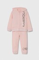 Παιδική βαμβακερή αθλητική φόρμα Guess απλικέ ροζ K4YG00.KA6R4.9BYH