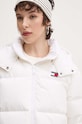 Páperová bunda Tommy Jeans biela DW0DW18610