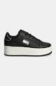Kožené tenisky Tommy Jeans TJW FLATFORM SNEAKER METALLIC EN0EN02711 čierna AW24
