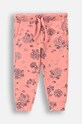 Coccodrillo spodnie dresowe bawełniane niemowlęce wzorzyste różowy ZC4120102FGN