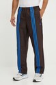 Nohavice adidas Originals Club TrackPant nášivka hnedá JN5970