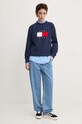 Svetr z vlněné směsi Tommy Jeans DW0DW18681 námořnická modř AW24