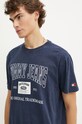 Бавовняна футболка Tommy Jeans темно-синій DM0DM19198
