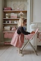 Konges Sløjd krzesełko dla lalek DOLL HIGH CHAIR różowy KS103775.9BYA