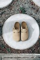 Birkenstock klapki zamszowe Boston 1030883 beżowy
