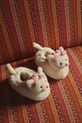 Konges Sløjd kapcie dziecięce KITTY FOOTIES beżowy KS105187.9BYA