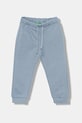 Dětské bavlněné tepláky United Colors of Benetton pletenina modrá 3J68GF027.P.Season.9BYA