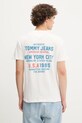 Ρούχα Βαμβακερό μπλουζάκι Tommy Jeans DM0DM21914 λευκό