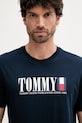 Ρούχα Βαμβακερό μπλουζάκι Tommy Jeans DM0DM21941 σκούρο μπλε