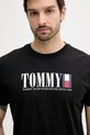Бавовняна футболка Tommy Jeans чорний DM0DM21941