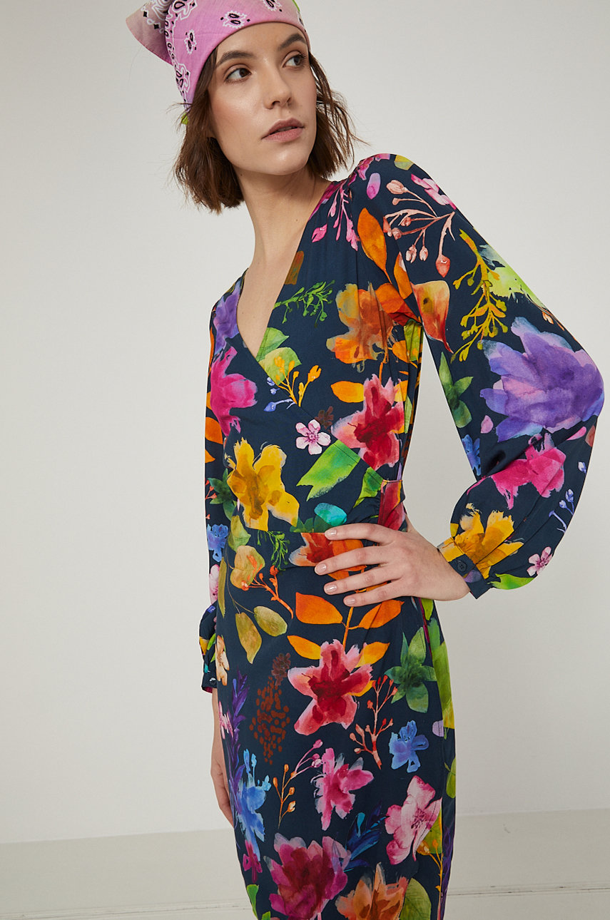 Sukienka taliowana wzorzysta multicolor multicolor