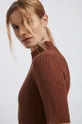 brązowy T-shirt damski prążkowany kolor brązowy