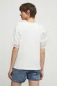 T-shirt bawełniany damski z ozdobnym haftem kolor biały Materiał zasadniczy: 100 % Bawełna, Inne materiały: 100 % Bawełna