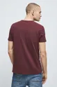 T-shirt bawełniany męski z ozdobnymi guzikami z domieszką elastanu kolor bordowy 98 % Bawełna, 2 % Elastan