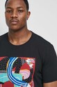 T-shirt bawełniany męski z domieszką elastanu by Basia Flores, Grafika Polska, kolor czarny RS23.TSM652 czarny